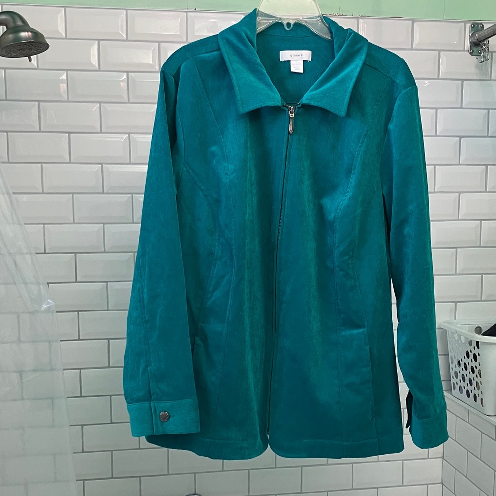 CJ Banks women’s jacket size 3x but fits more like 2x.
Like new. Gorgeous color